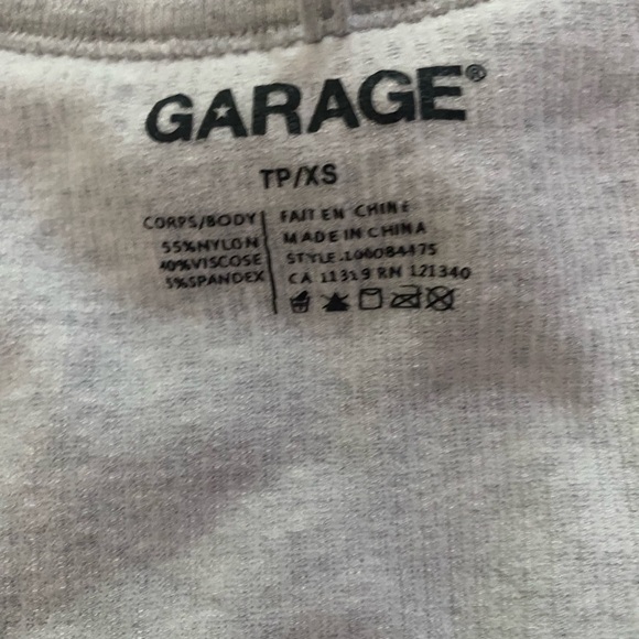 GARAGE V neck ribbed cropped tee - Picture 5 of 7